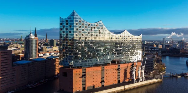 Nejznámější budova v Hamburku - koncertní síň Elbphilharmonie - Město HAMBURG, NĚMECKO - 25. prosince 2020 — Stock fotografie