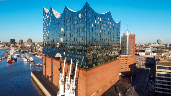 Edificio più famoso di Amburgo - la Elbphilharmonie Concert Hall - CITY OF HAMBURG, GERMANIA - 25 DICEMBRE 2020 — Foto Stock