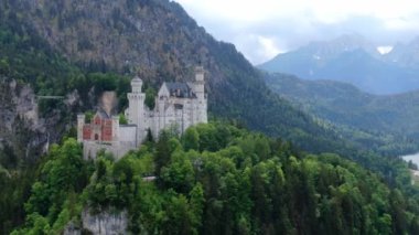 Bavyera Almanya 'daki ünlü Neuschwanstein Kalesi