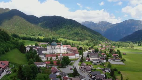 Veduta aerea sull'Abbazia dell'Ettal in Baviera Germania — Video Stock