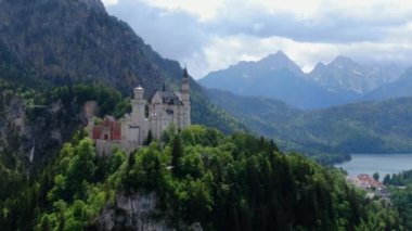 Bavyera Almanya 'daki ünlü Neuschwanstein Kalesi