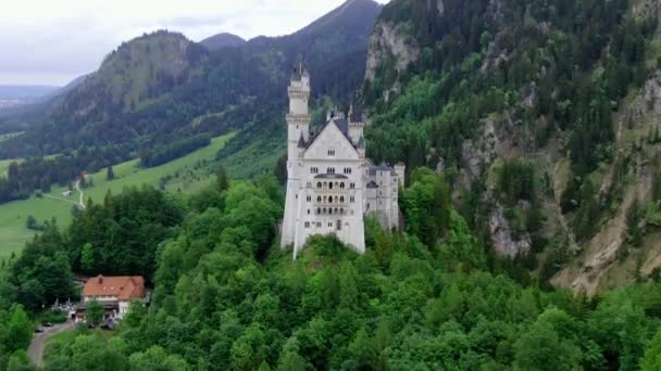 Замок Нойшванштайн в Баварии — стоковое видео