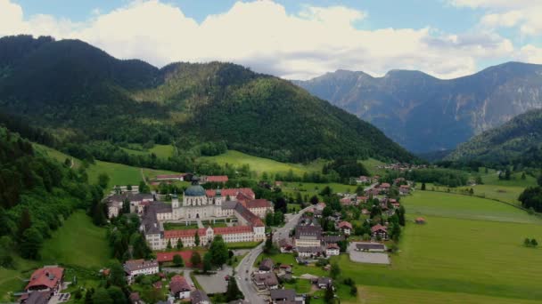 Kända Ettal kloster i Bayern — Stockvideo