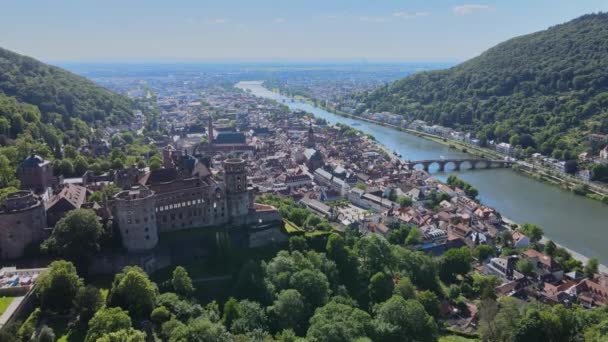 Flygfoto över den berömda staden Heidelberg Tyskland — Stockvideo