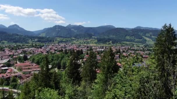 Letecký pohled na město Oberstdorf Německo — Stock video