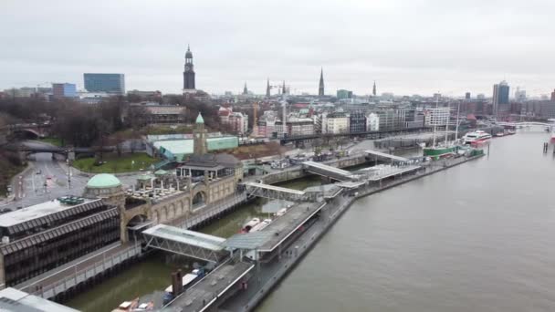 Indrukwekkende haven van Hamburg van boven — Stockvideo