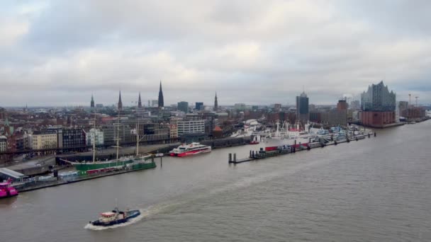 Flug über den Hamburger Hafen — Stockvideo