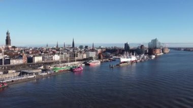Hamburg Almanya Limanı - HAMBURG, Almanya - 25 ARALIK 2020