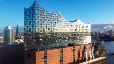 Hamburg 'daki Ünlü Elbphilharmonie Konser Salonu - HAMBURG ŞEHRİ, GERMANY - 25 ARALIK 2020