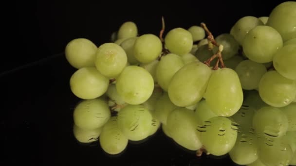 Bunch of green Grapes - close up shot — Stock video