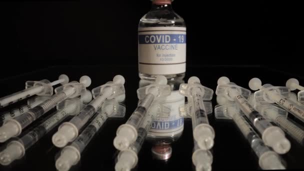 Injecţii cu vaccin împotriva Covid-19 la îndemână — Videoclip de stoc