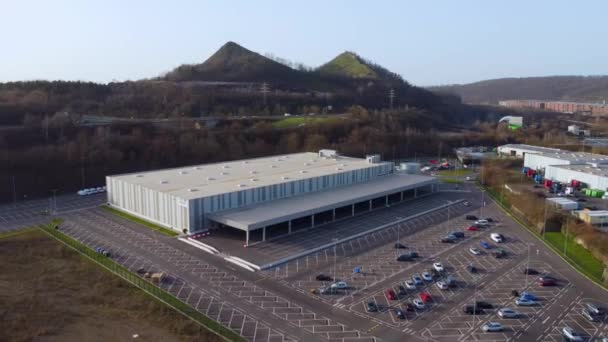 Amazon Logistics Center in Duitsland - VOELKLINGEN, Duitsland - FEBRUARI 22, 2020 — Stockvideo