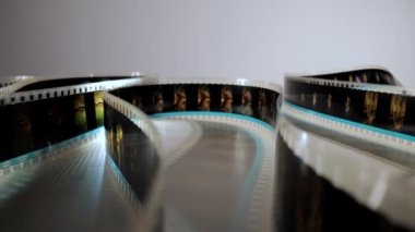 35 mm 'lik bir film şeridini kapat - makro çekim