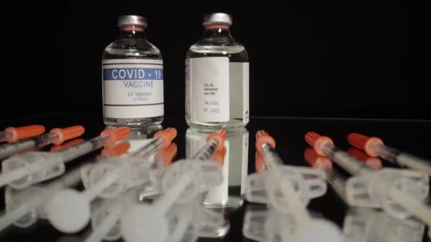 Vaccin Covid-19 et seringues prêts à l'emploi — Video