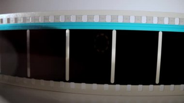 35 mm 'lik bir film şeridini kapat - makro çekim