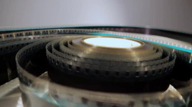 35 mm 'lik bir film şeridini kapat - makro çekim