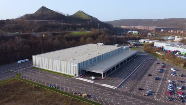 Amazon Logistics Center in Duitsland - VOELKLINGEN, Duitsland - FEBRUARI 22, 2020 — Stockvideo