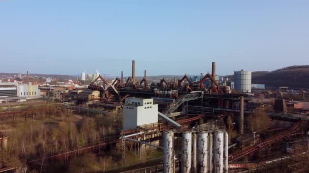 Vuelo sobre una antigua fábrica en Alemania - Patrimonio de la Humanidad — Vídeo de stock