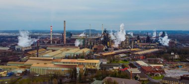 Çelik üretimi için sanayi bölgesi