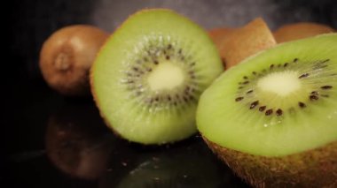Yakın planda taze kivi. Çok sağlıklı meyveler.