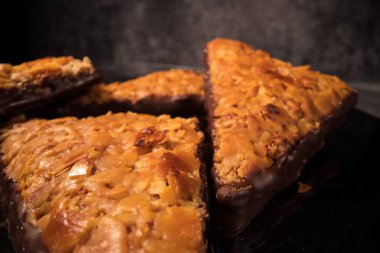 Bir fındık üçgeni seçimi - bir Alman tatlısı