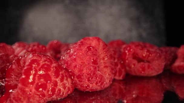 Raspberry beku dalam tembakan jarak dekat — Stok Video