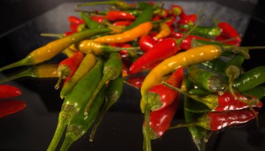 Rawit Chili biberleri yakın planda.