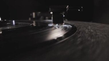 Yakın planda vinil kaydedici
