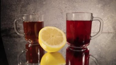 Yakın çekimde bir bardak çay.