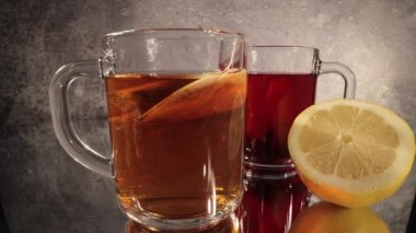 Yakından bakınca nefis limon çayı.