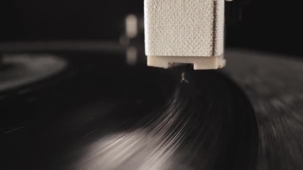 Vinyl record player in close-up — Stock Video