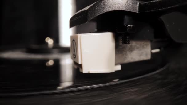 Vinyl record player in close-up — Stock Video