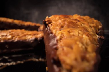 Bademli fındık üçgenlerinin yakın plan çekimi - bir Alman spesiyali.