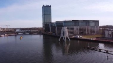 Berlin 'deki River Spree' nin Kıyıları - Berlin Şehri - 10 Mart 2021