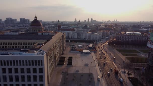 Berliner Schloss in der Innenstadt - Luftaufnahme — Stockvideo