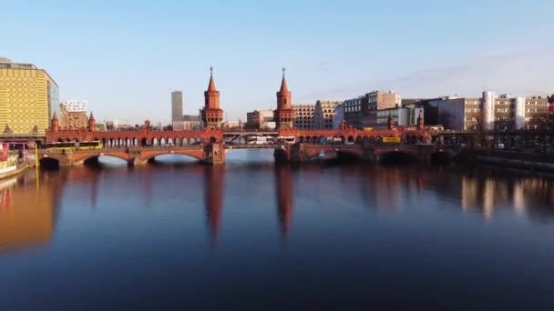 Hermosa ciudad de Berlín desde arriba - vista aérea — Vídeos de Stock