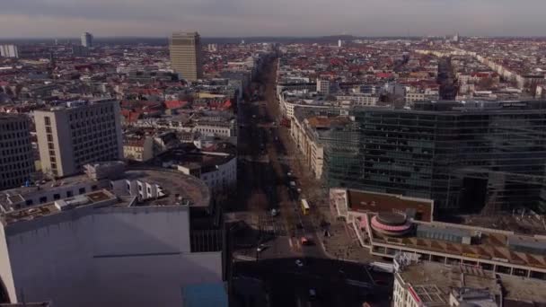 Ulica Kurfuerstendamm w Berlinie - widok z lotu ptaka — Wideo stockowe