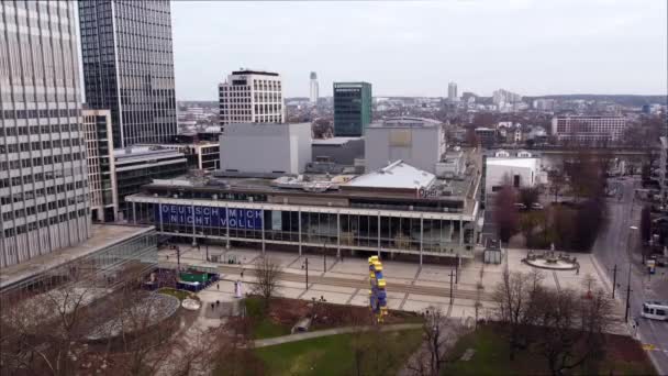 Frankfurt Opera από ψηλά - εναέρια άποψη — Αρχείο Βίντεο