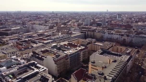 Belle ville de Berlin d'en haut - vue aérienne — Video