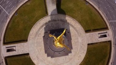 Şehir merkezinde Siegessaeule adında ünlü bir Berlin Zafer Kolonu