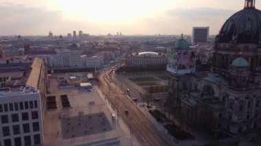 Berlin Kalesi şehir merkezinde - hava manzaralı