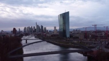 Frankfurt 'taki EZB adlı Avrupa Merkez Bankası - BERLIN, Almanya - 10 Mart 2021
