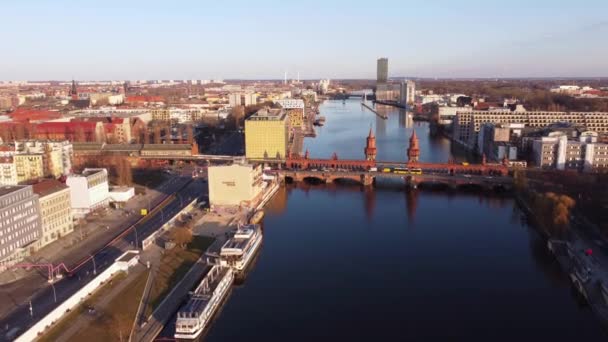 Hermosa ciudad de Berlín desde arriba - vista aérea — Vídeos de Stock