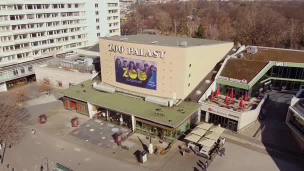 Movie Theater Zoopalast in Berlin - CITY OF BERLIN, GERMANY - MARCH 10, 2021 — Stock Video