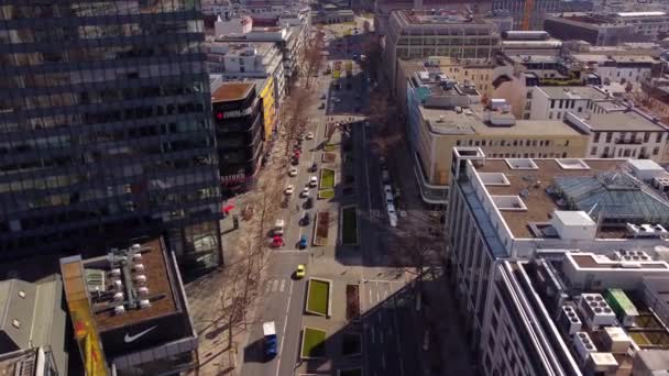 유명 한 카이저 빌헬름 기념관 베를린 브리 츠 광장에 있는 교회 — 비디오