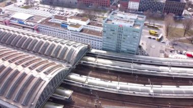 Berlin 'deki Doğu Tren İstasyonu - Berlin Şehri - 10 Mart 2021