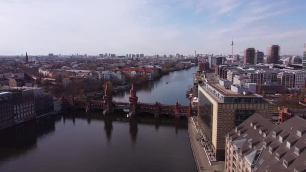 Das Spreeufer in Berlin — Stockvideo