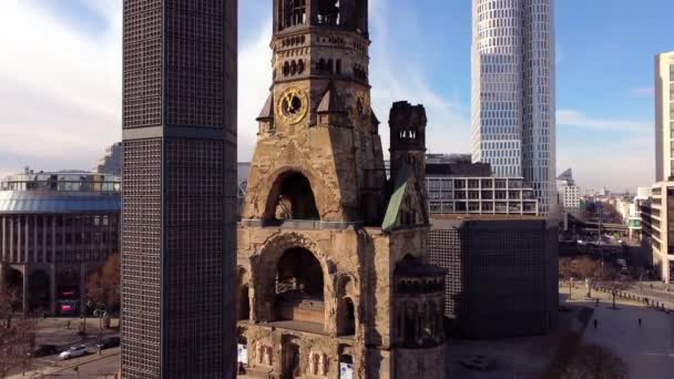 Berühmte Kaiser Wilhelm Gedächtniskirche in Berlin — Stockvideo