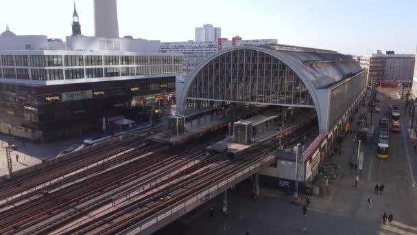 Σιδηροδρομικός σταθμός Alexanderplatz Βερολίνου - Αεροφωτογραφία — Αρχείο Βίντεο