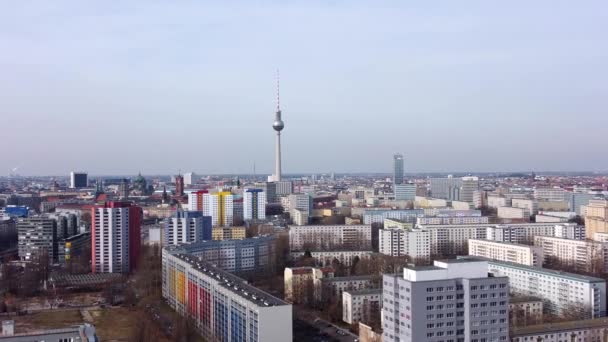 Prachtig uitzicht vanuit de lucht over Berlijn — Stockvideo